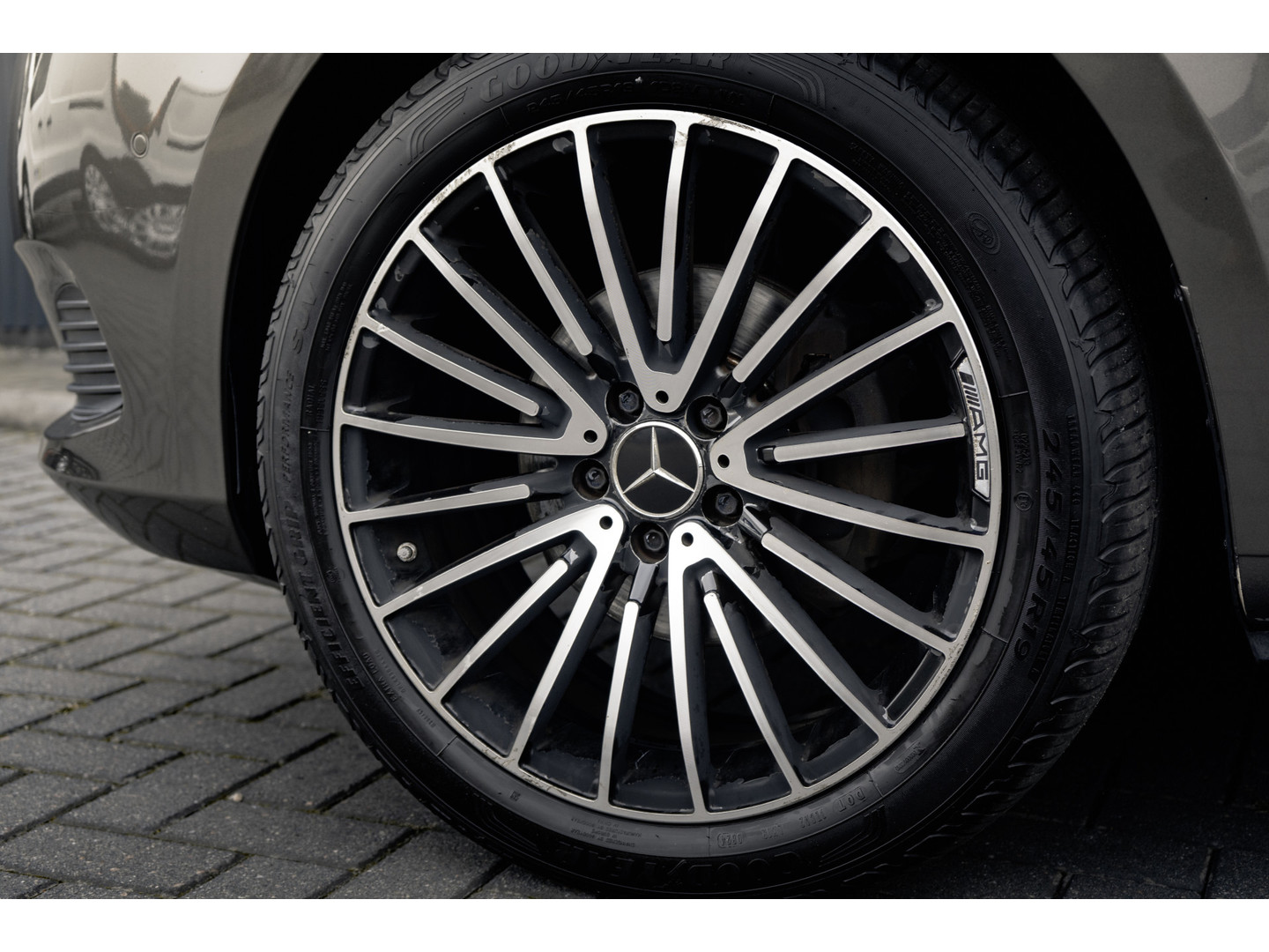 Mercedes-Benz Mercedes-Benz