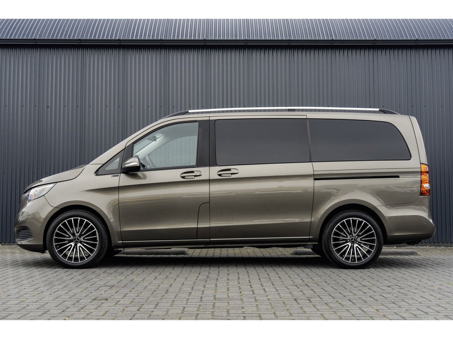 Mercedes-Benz Mercedes-Benz