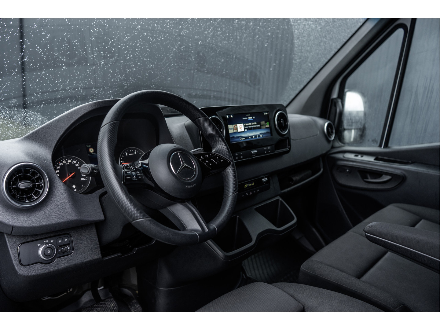 Mercedes-Benz Mercedes-Benz