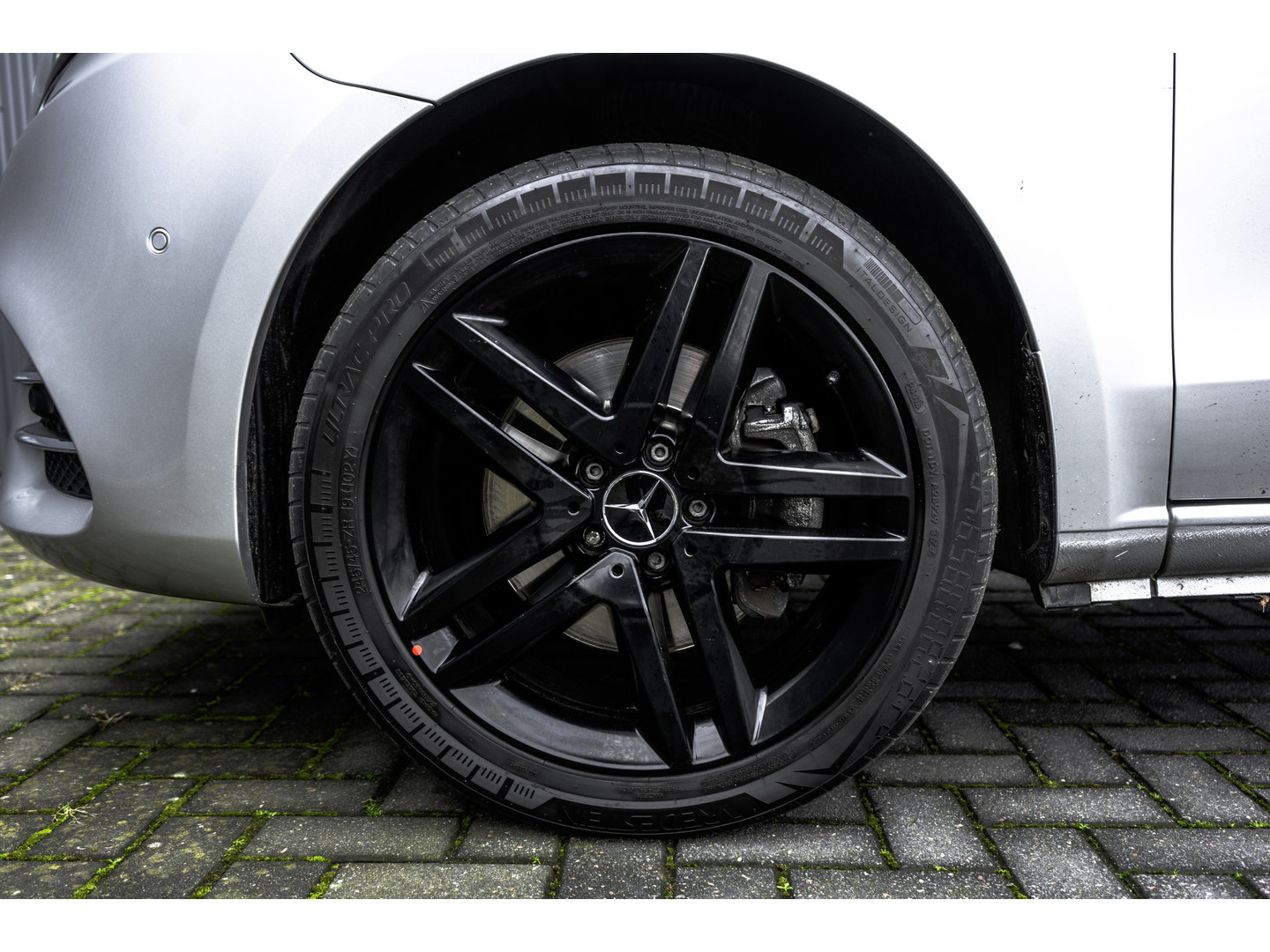 Mercedes-Benz Mercedes-Benz