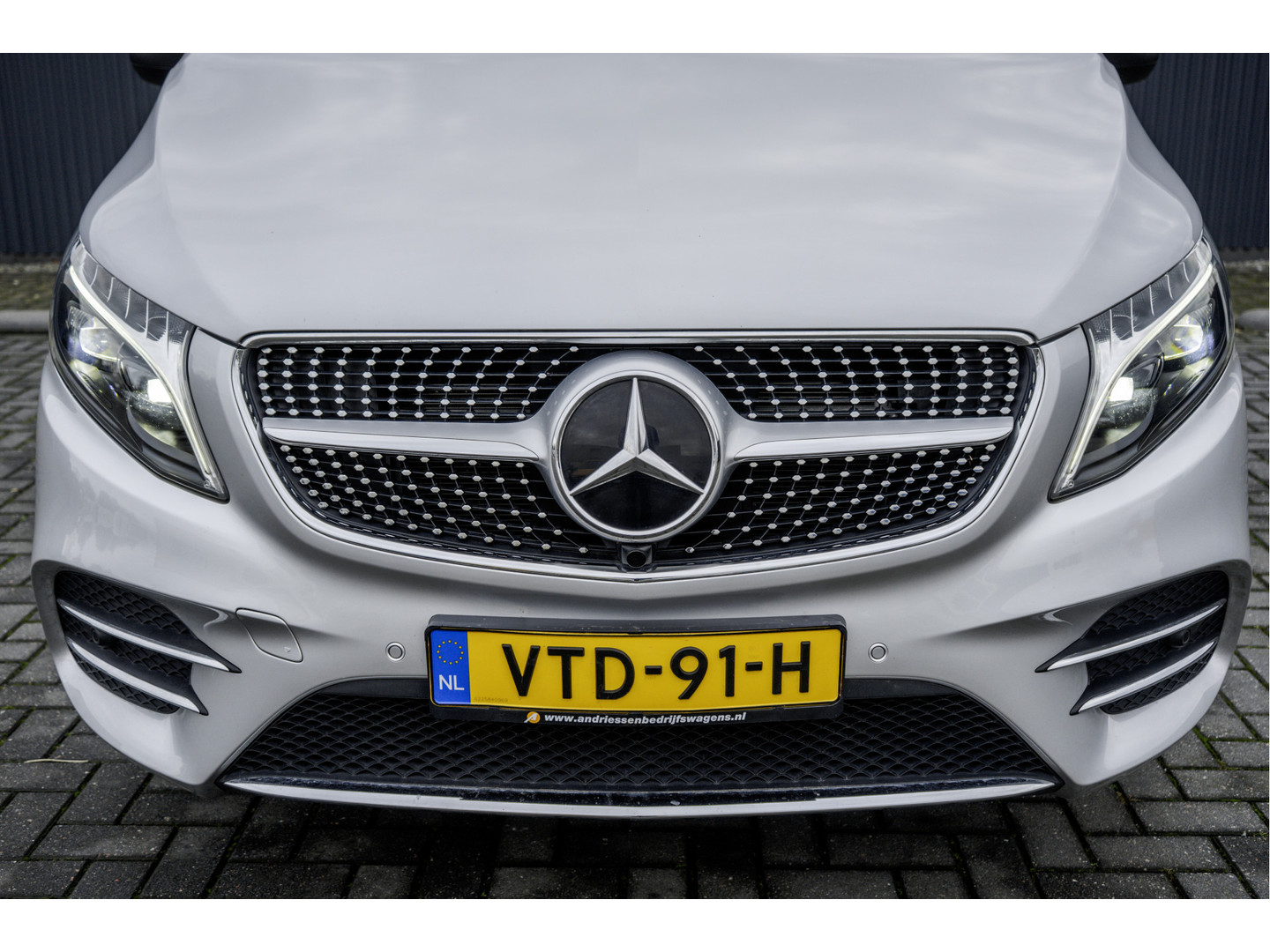 Mercedes-Benz Mercedes-Benz