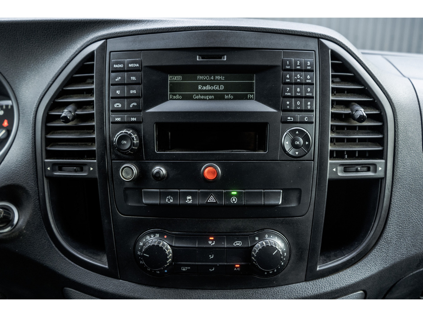 Mercedes-Benz Mercedes-Benz