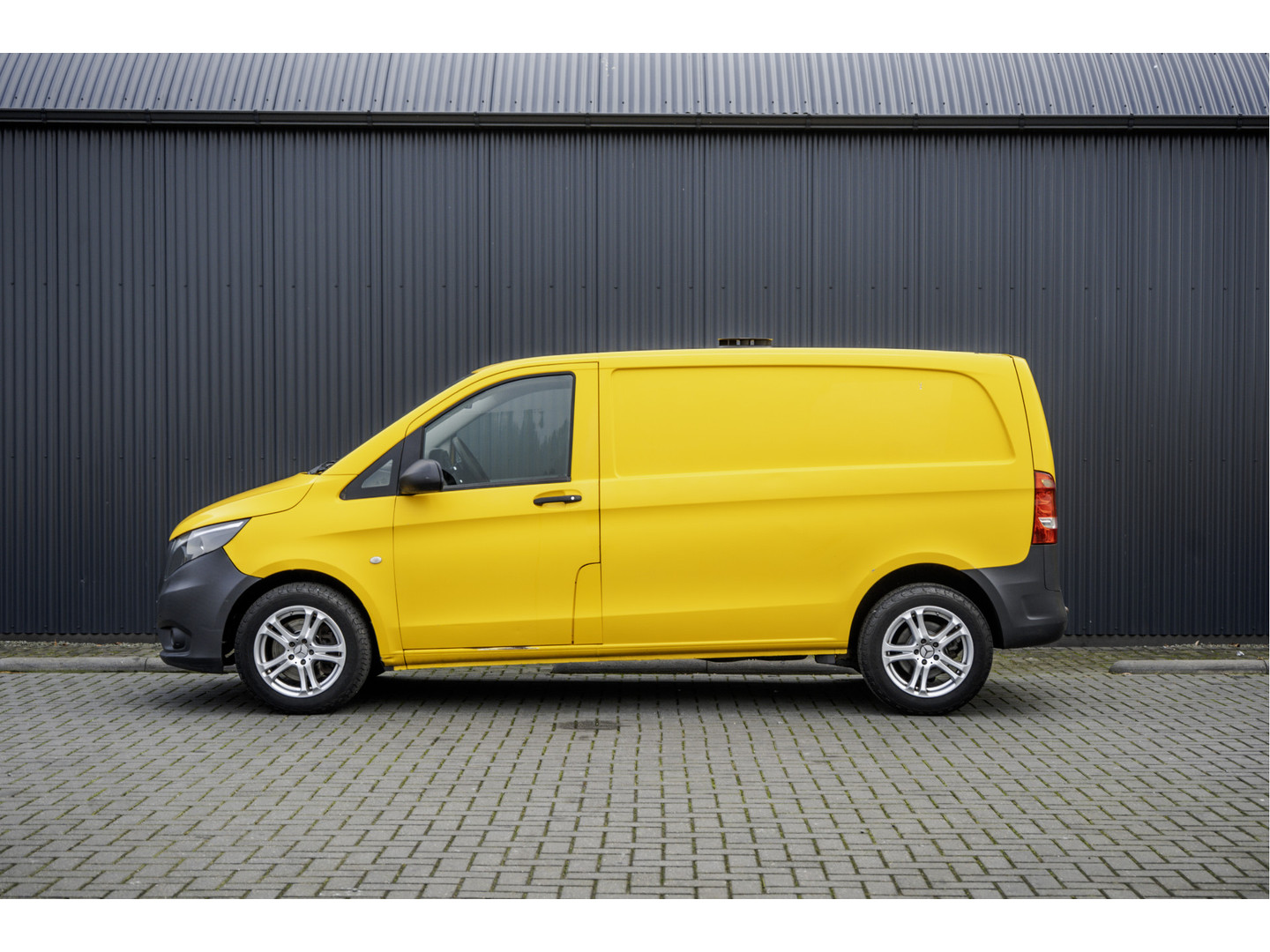 Mercedes-Benz Mercedes-Benz