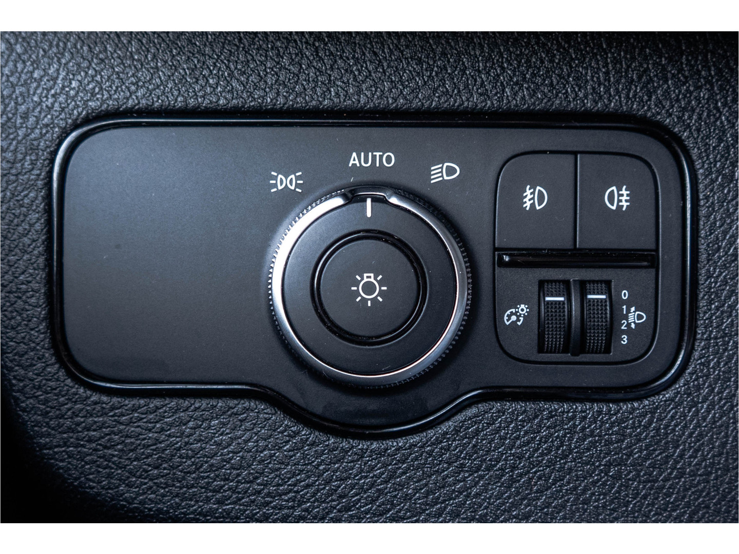 Mercedes-Benz Mercedes-Benz