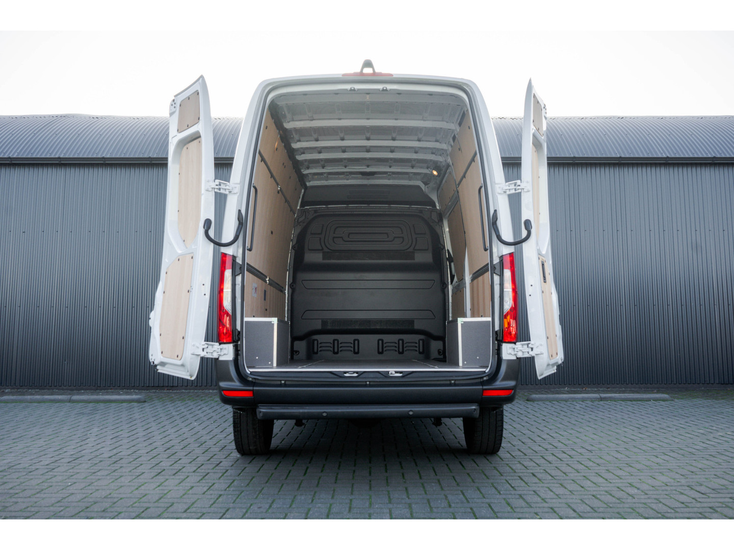 Mercedes-Benz Mercedes-Benz