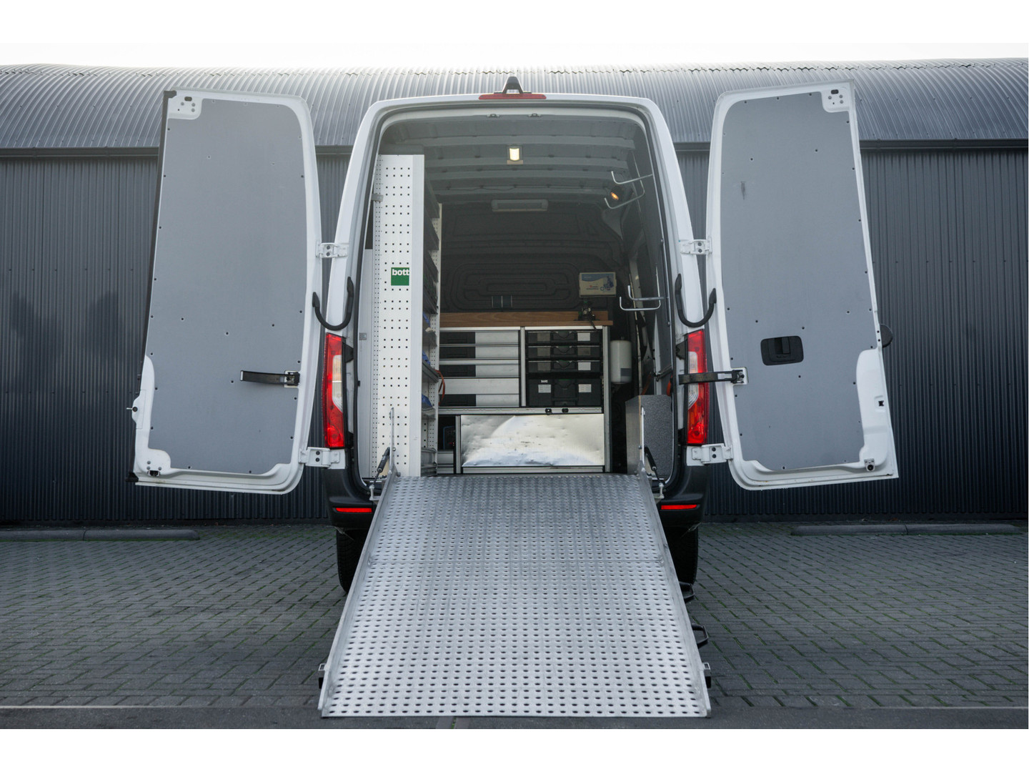 Mercedes-Benz Mercedes-Benz