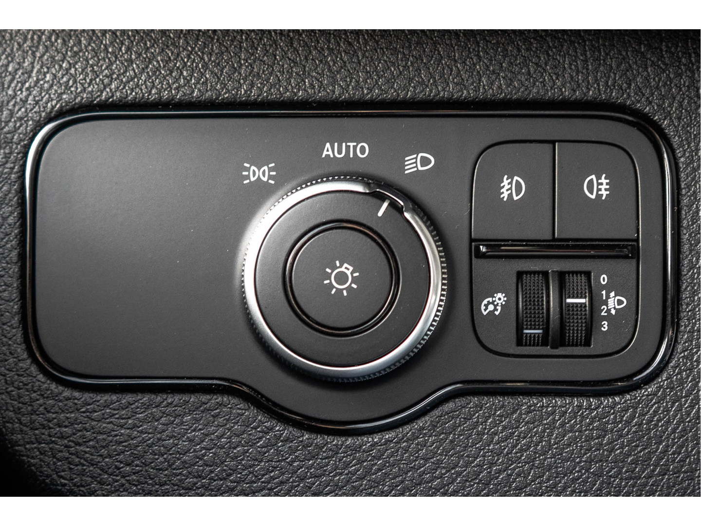 Mercedes-Benz Mercedes-Benz