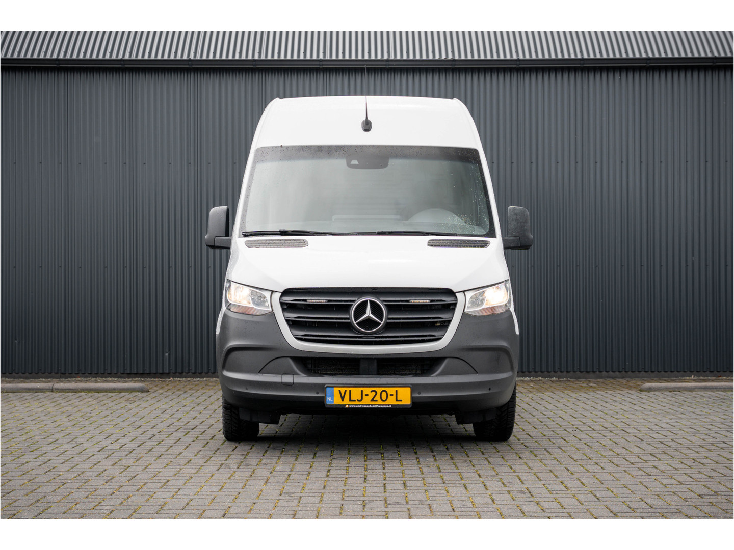 Mercedes-Benz Mercedes-Benz