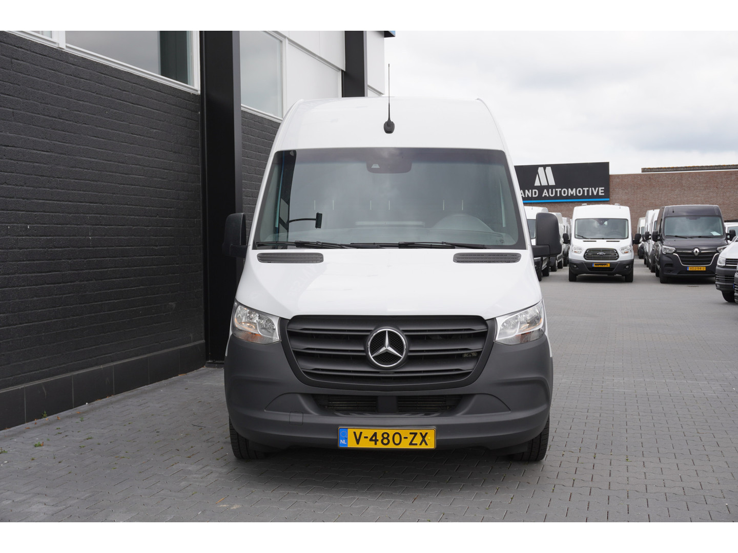 Mercedes-Benz Mercedes-Benz
