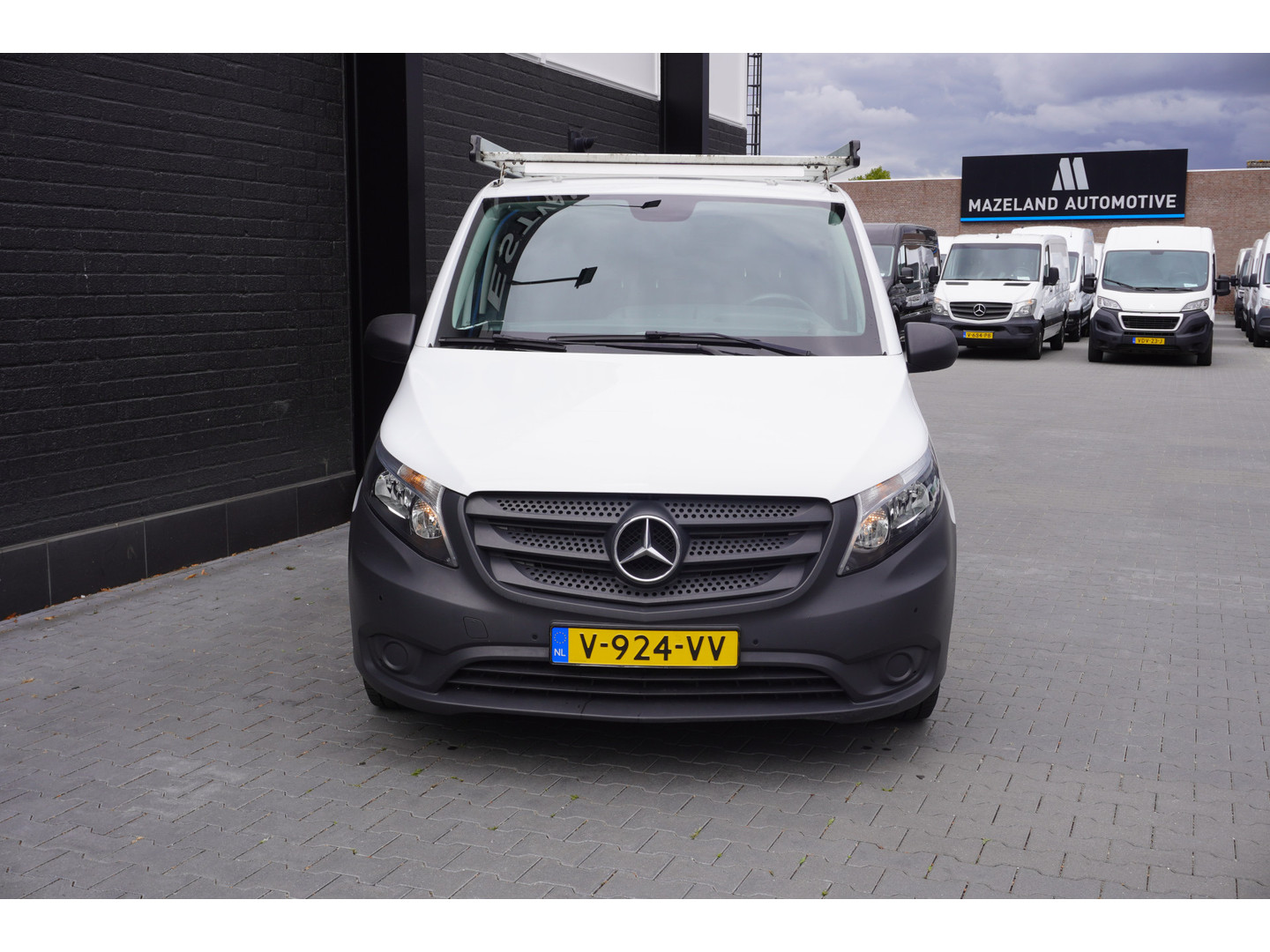Mercedes-Benz Mercedes-Benz