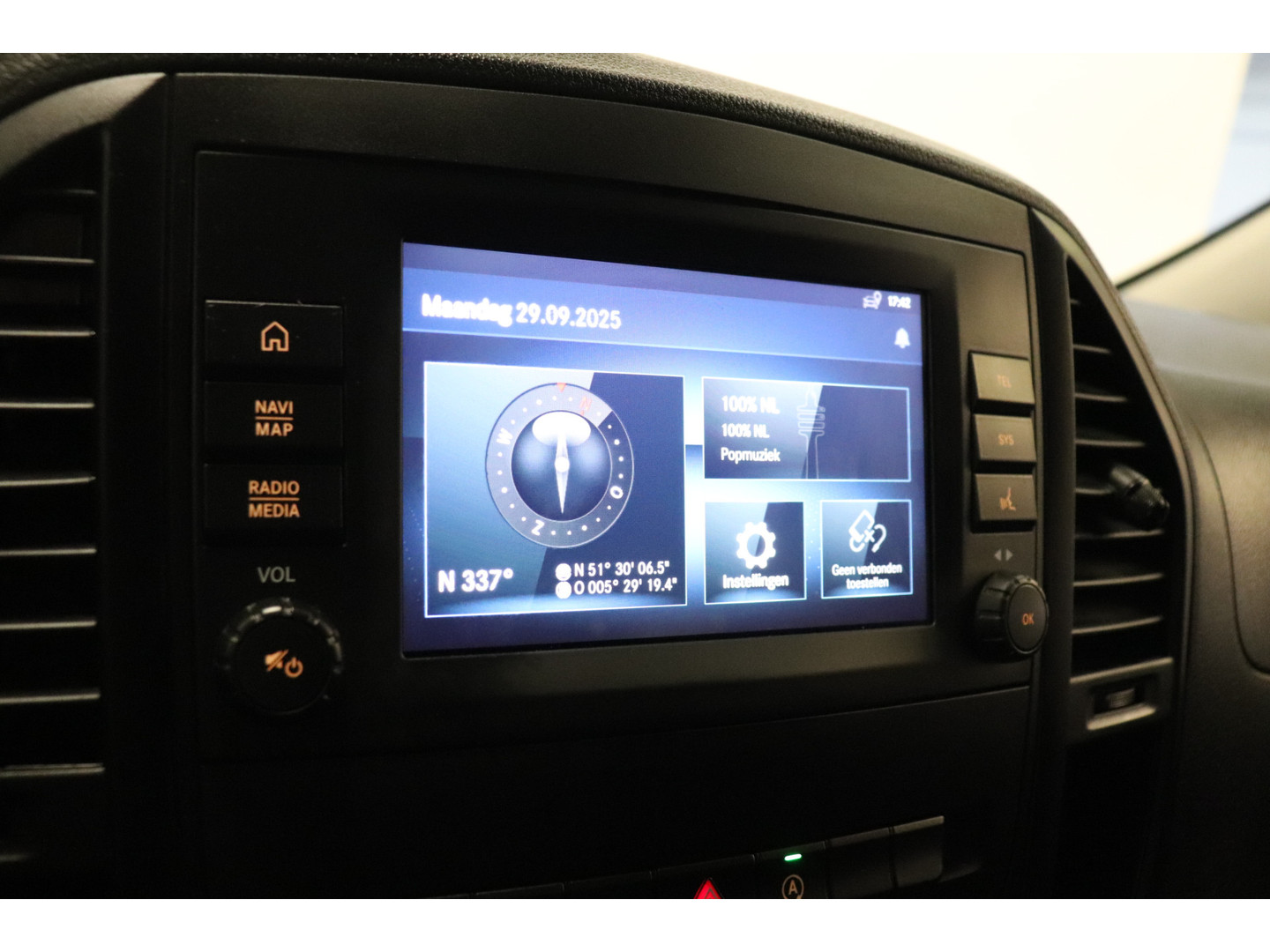 Mercedes-Benz Mercedes-Benz