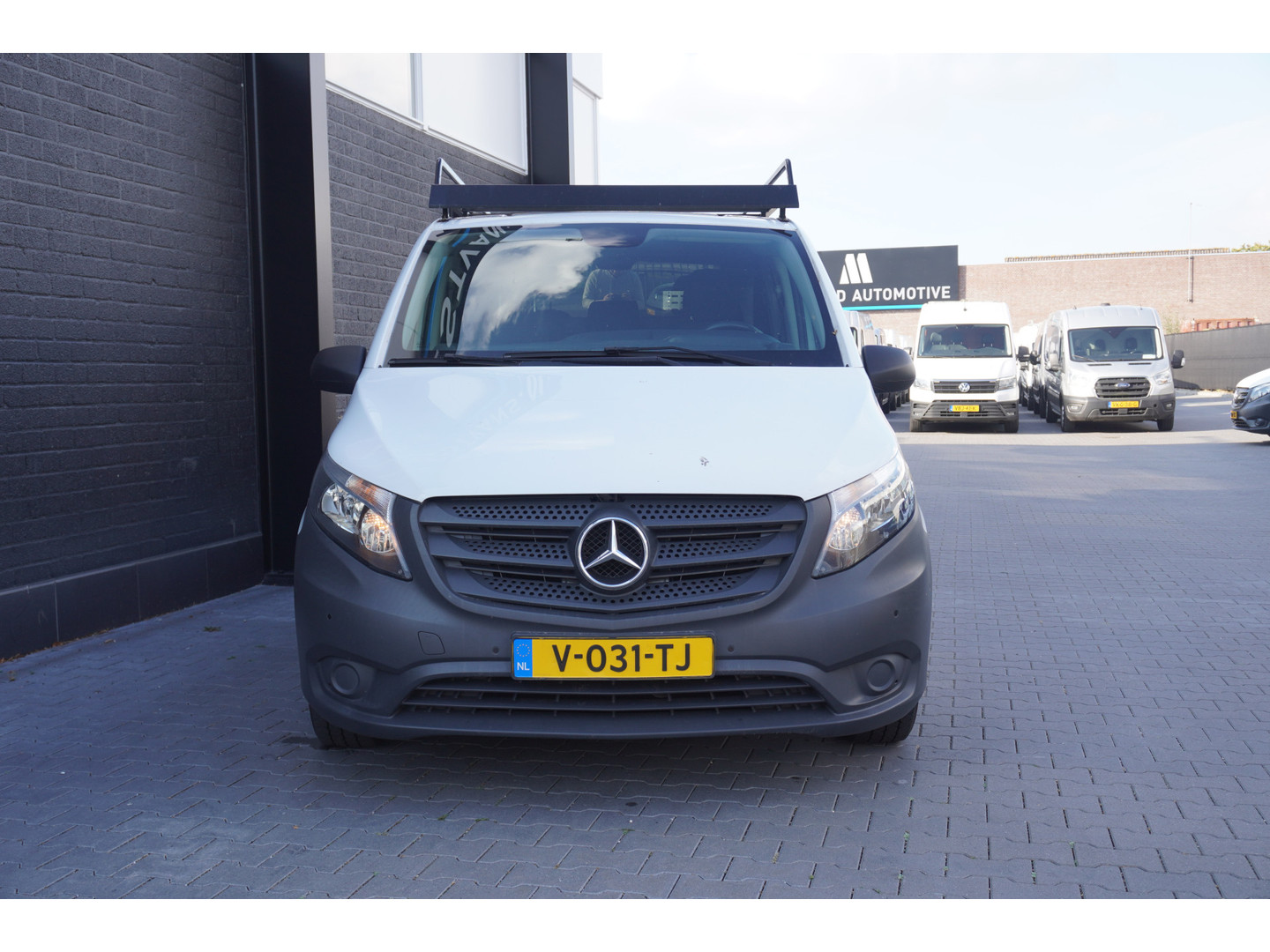 Mercedes-Benz Mercedes-Benz