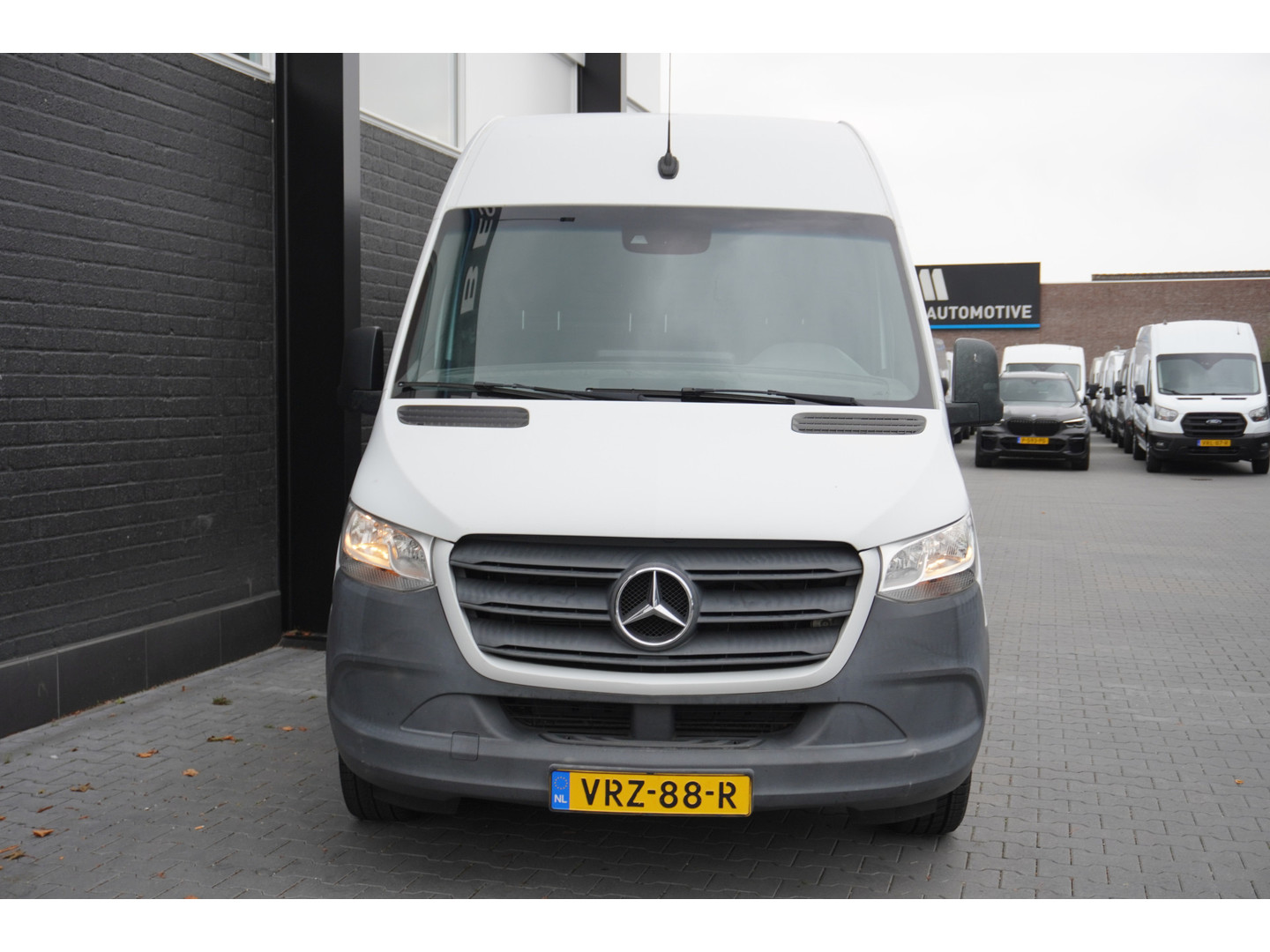 Mercedes-Benz Mercedes-Benz
