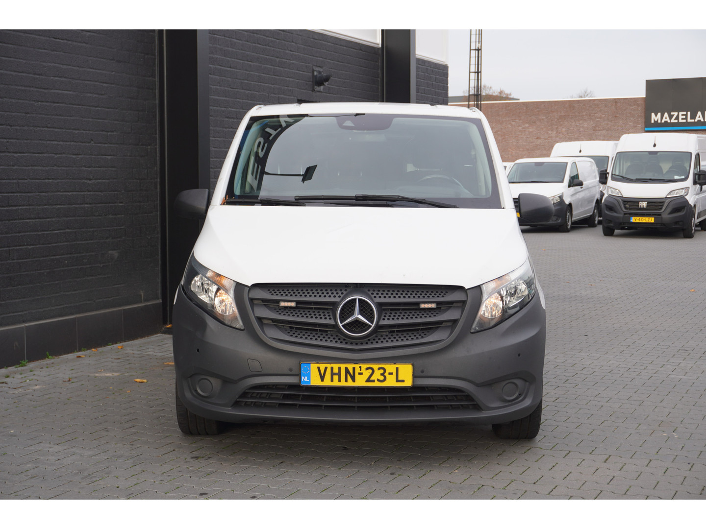 Mercedes-Benz Mercedes-Benz