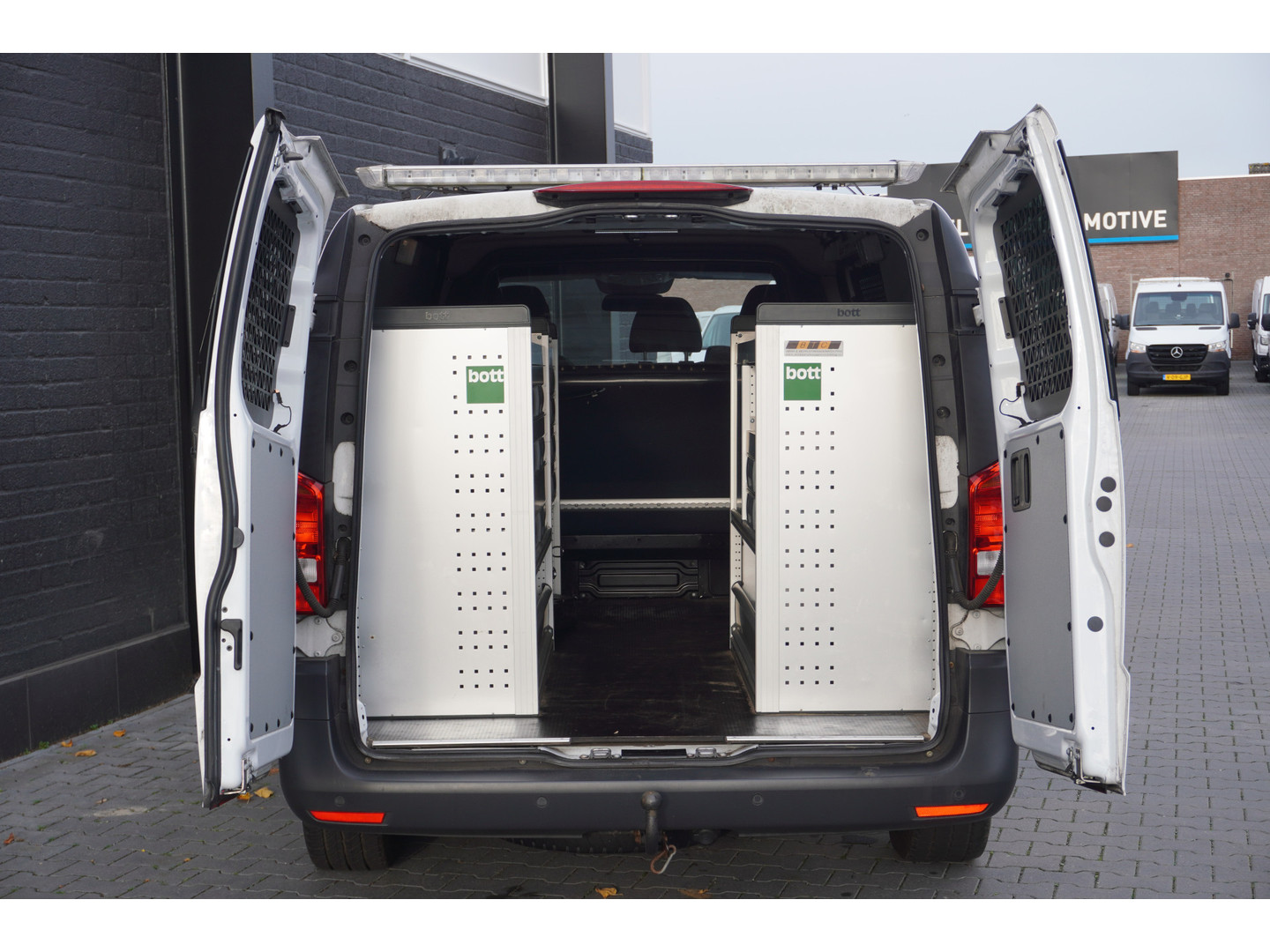 Mercedes-Benz Mercedes-Benz