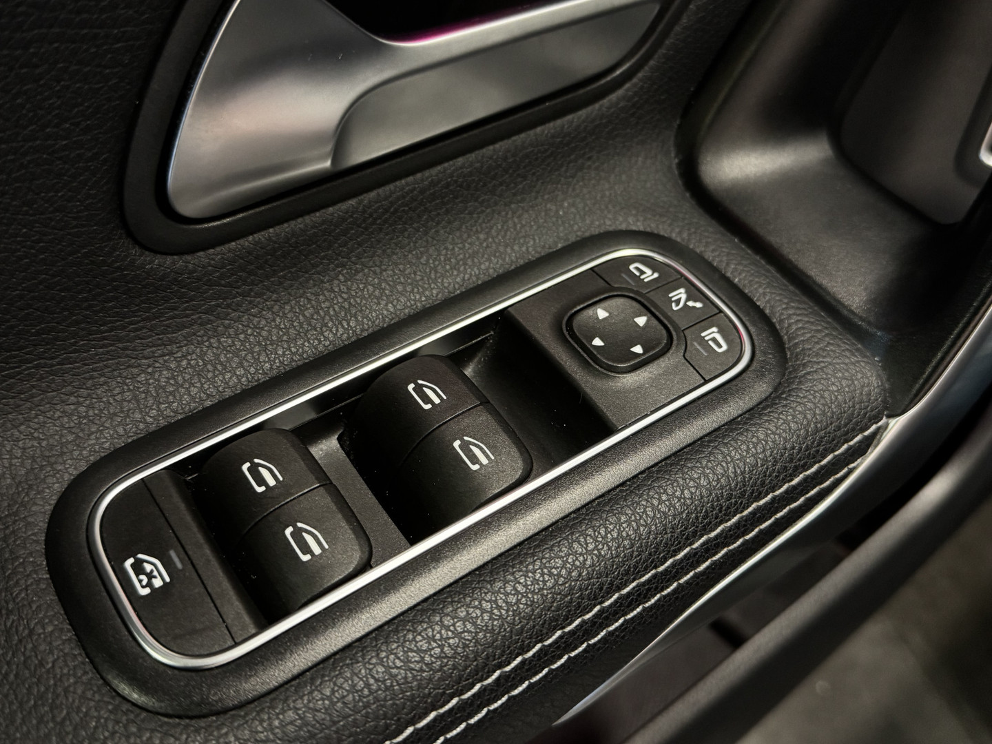 Mercedes-Benz Mercedes-Benz