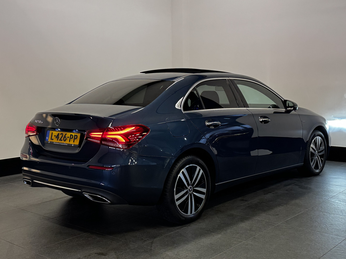 Mercedes-Benz Mercedes-Benz