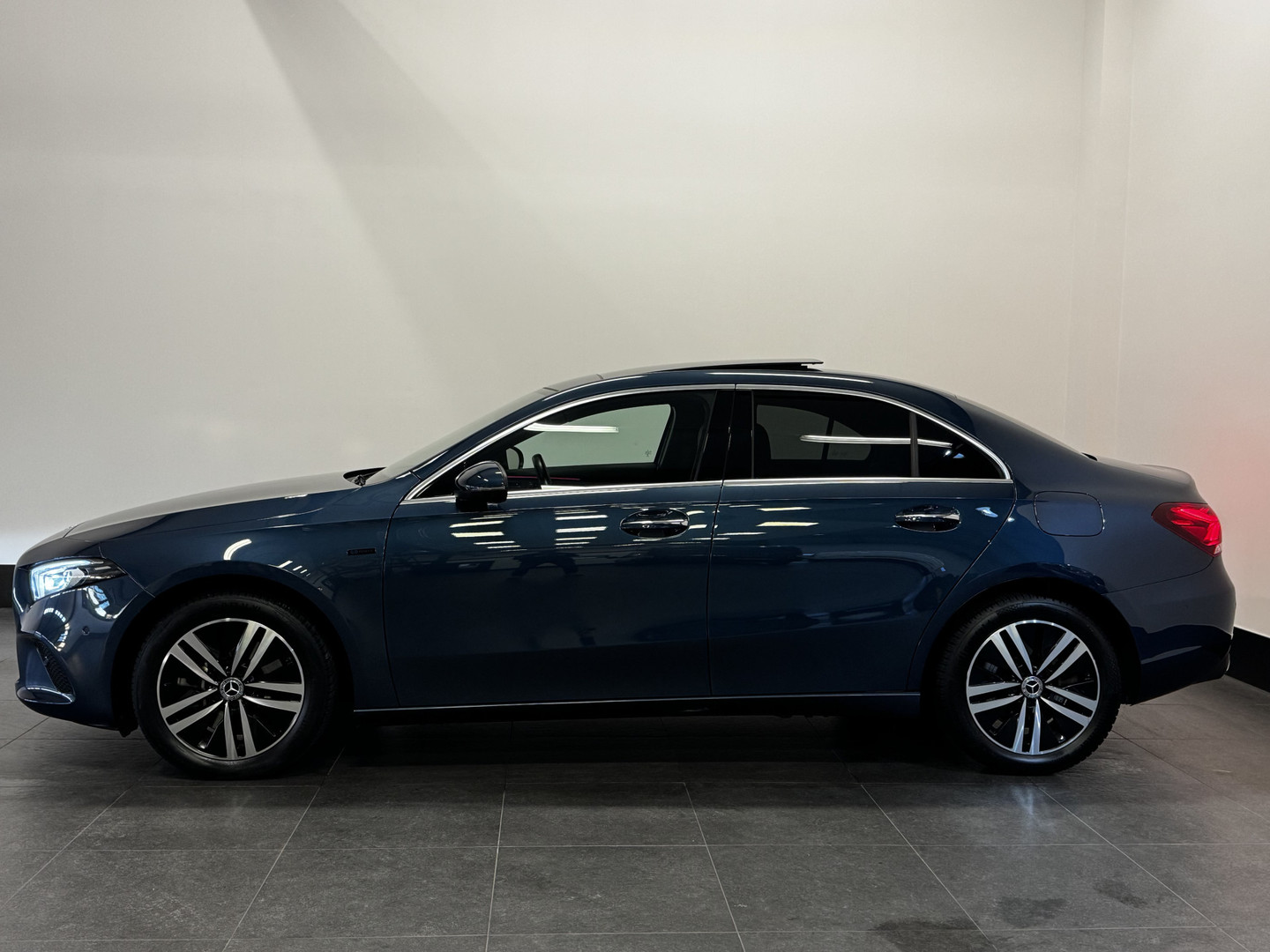 Mercedes-Benz Mercedes-Benz