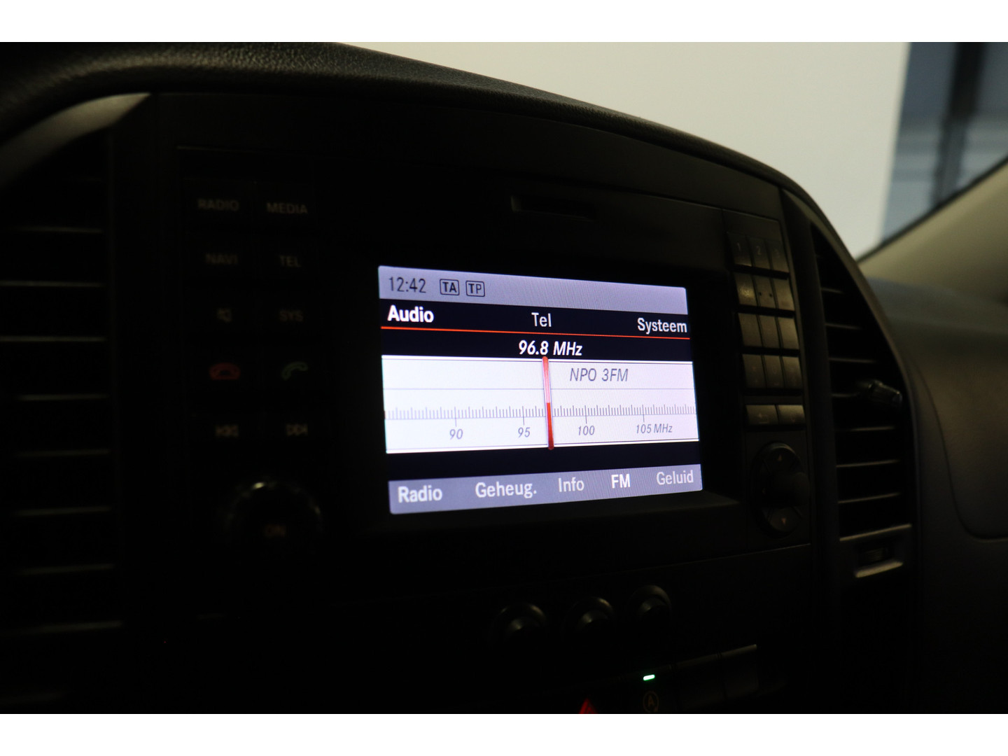 Mercedes-Benz Mercedes-Benz