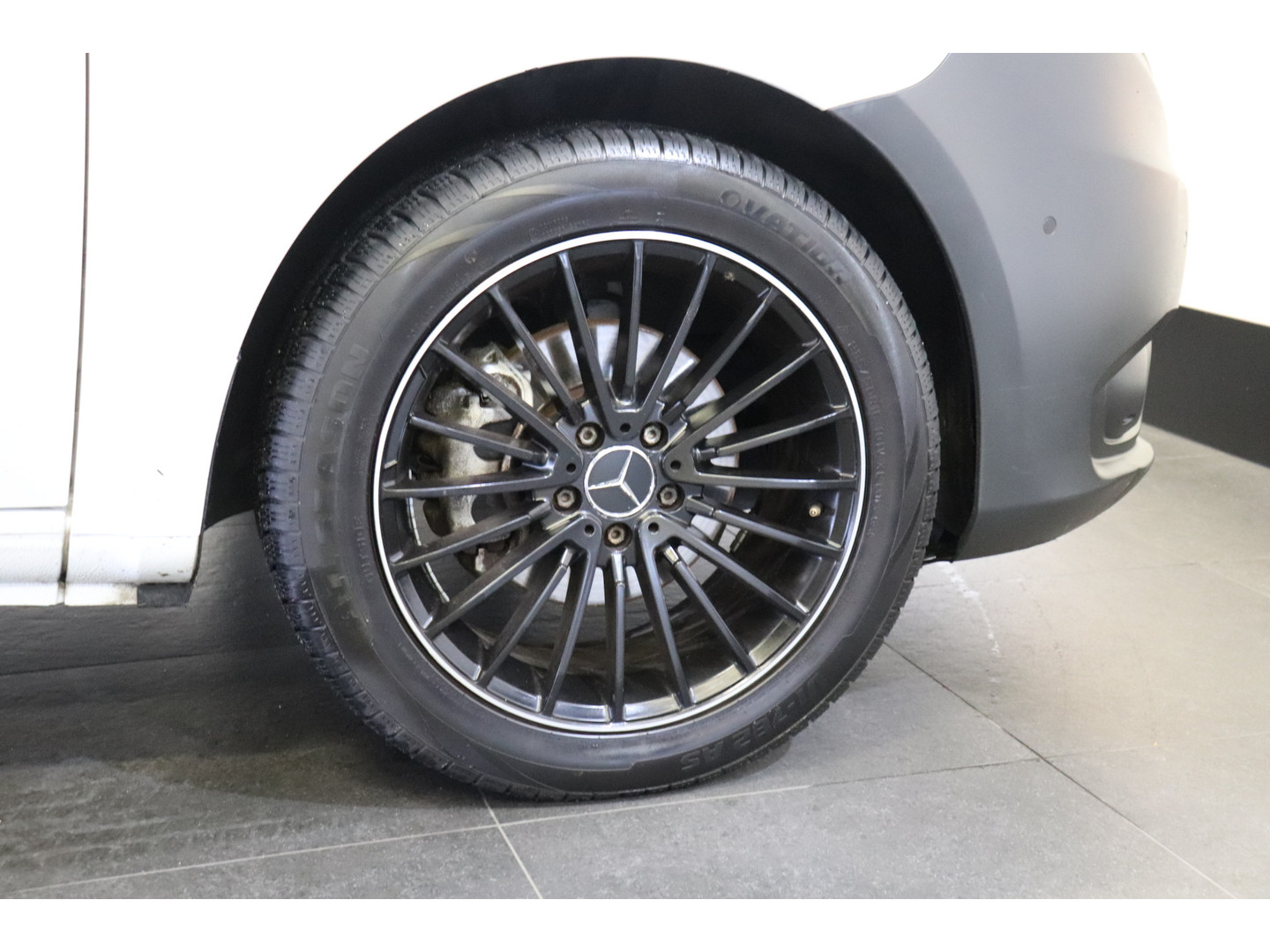 Mercedes-Benz Mercedes-Benz