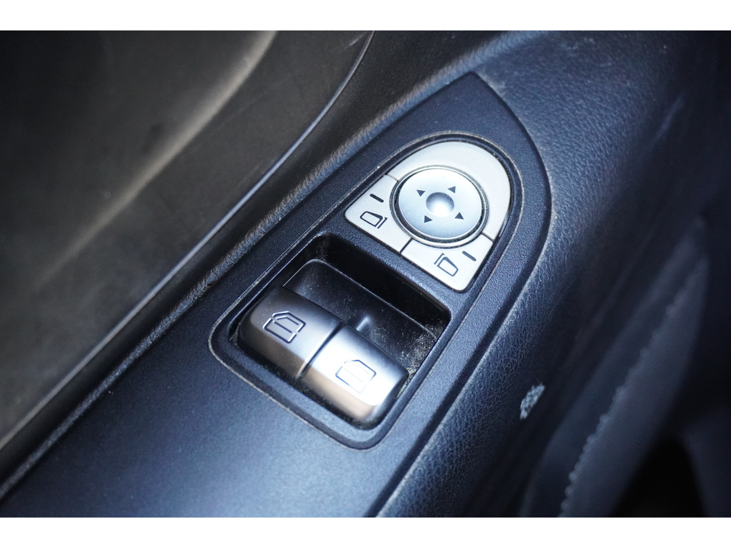 Mercedes-Benz Mercedes-Benz