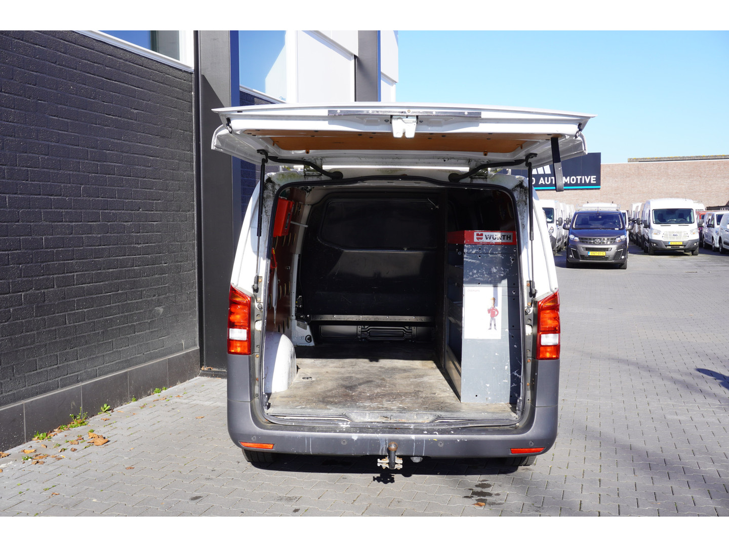 Mercedes-Benz Mercedes-Benz