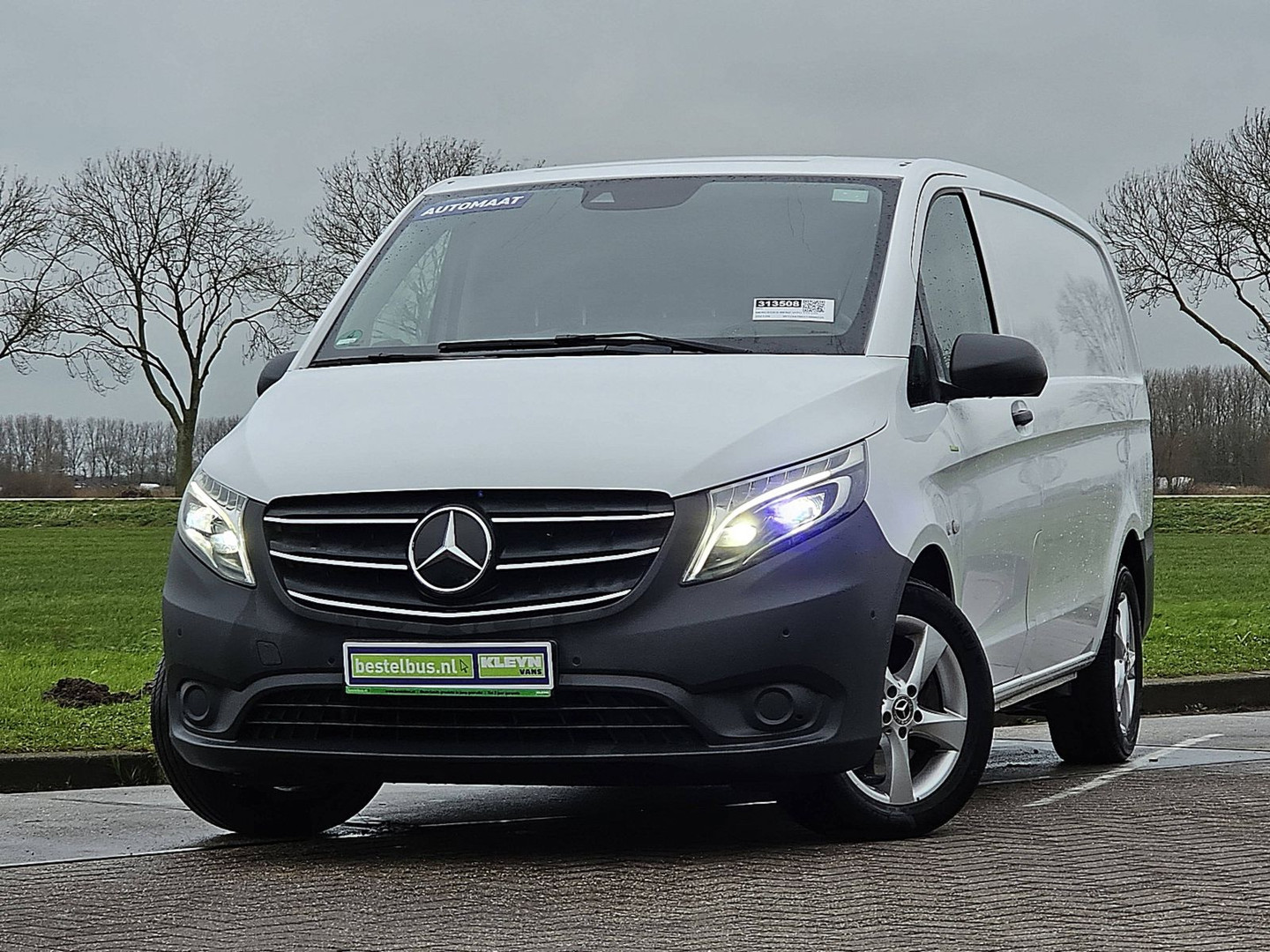 Mercedes-Benz Mercedes-Benz