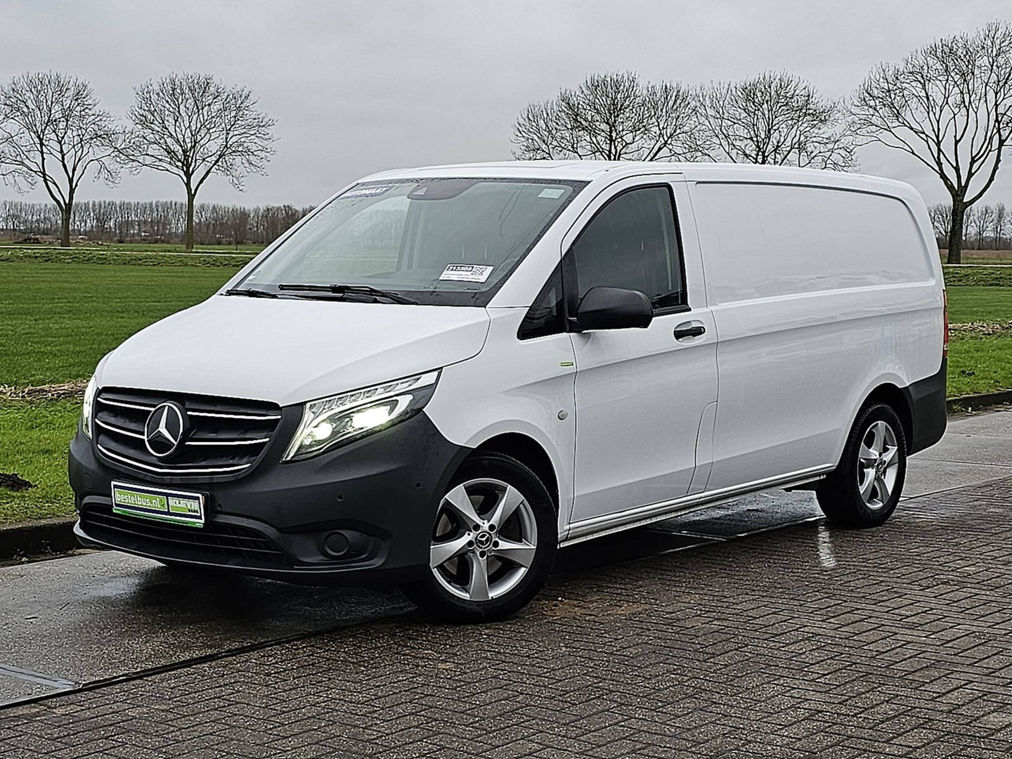 Mercedes-Benz Mercedes-Benz