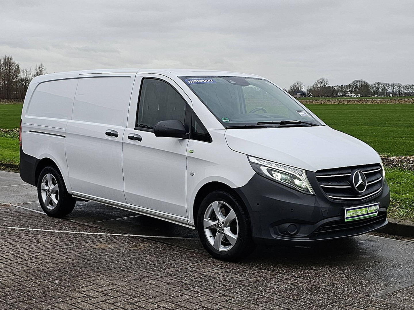 Mercedes-Benz Mercedes-Benz