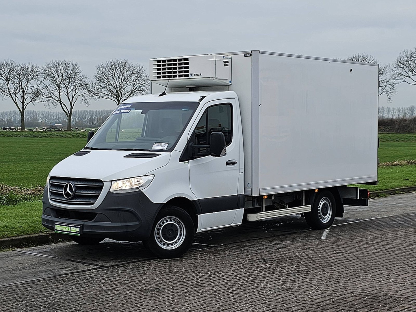 Mercedes-Benz Mercedes-Benz