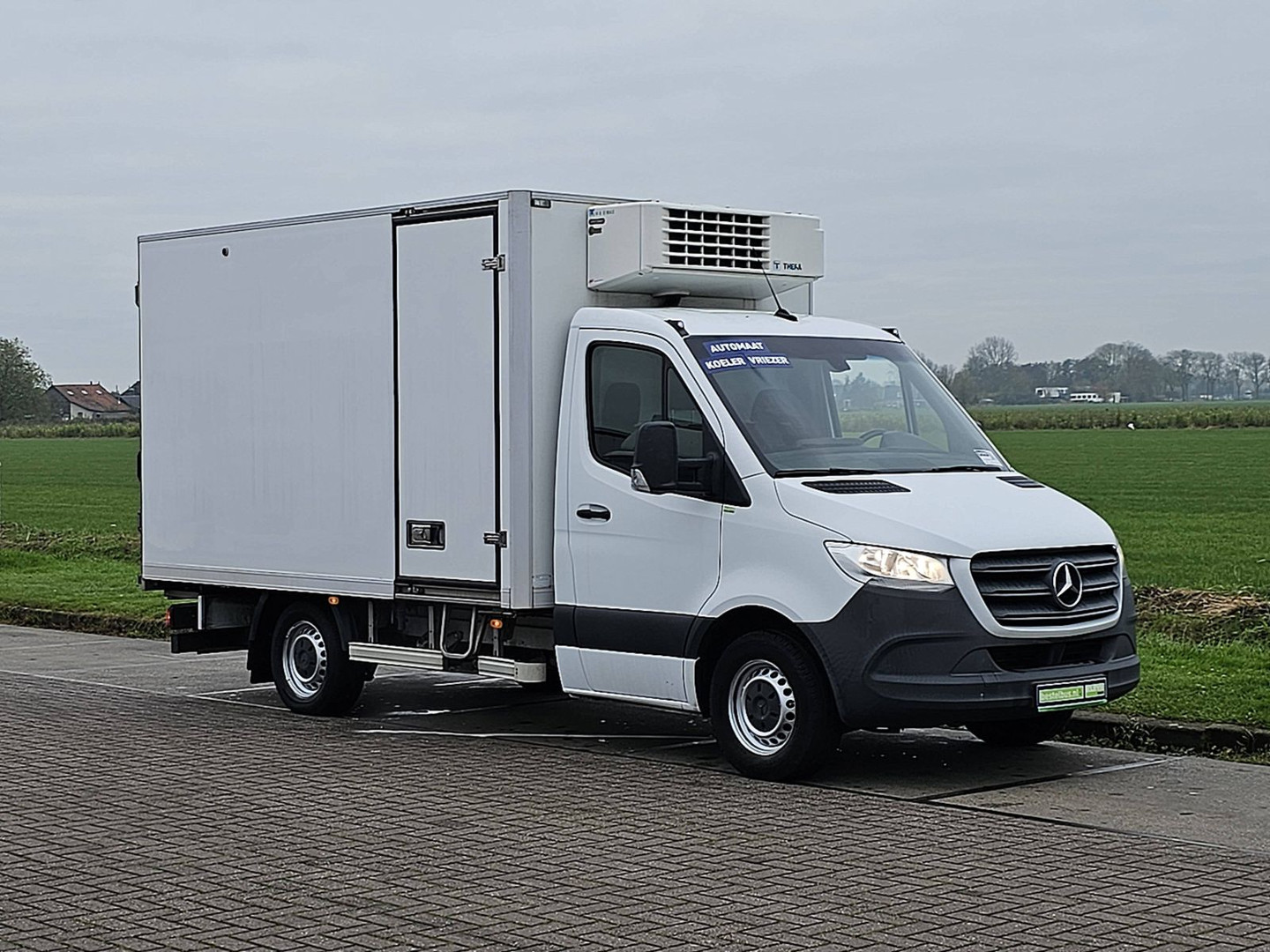 Mercedes-Benz Mercedes-Benz