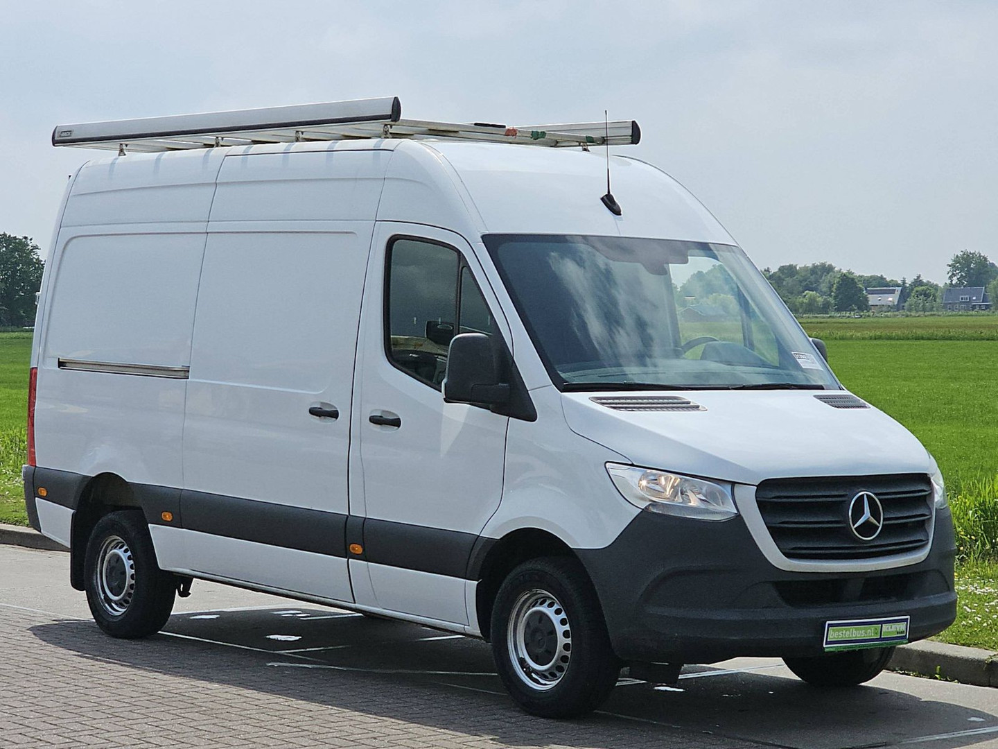 Mercedes-Benz Mercedes-Benz