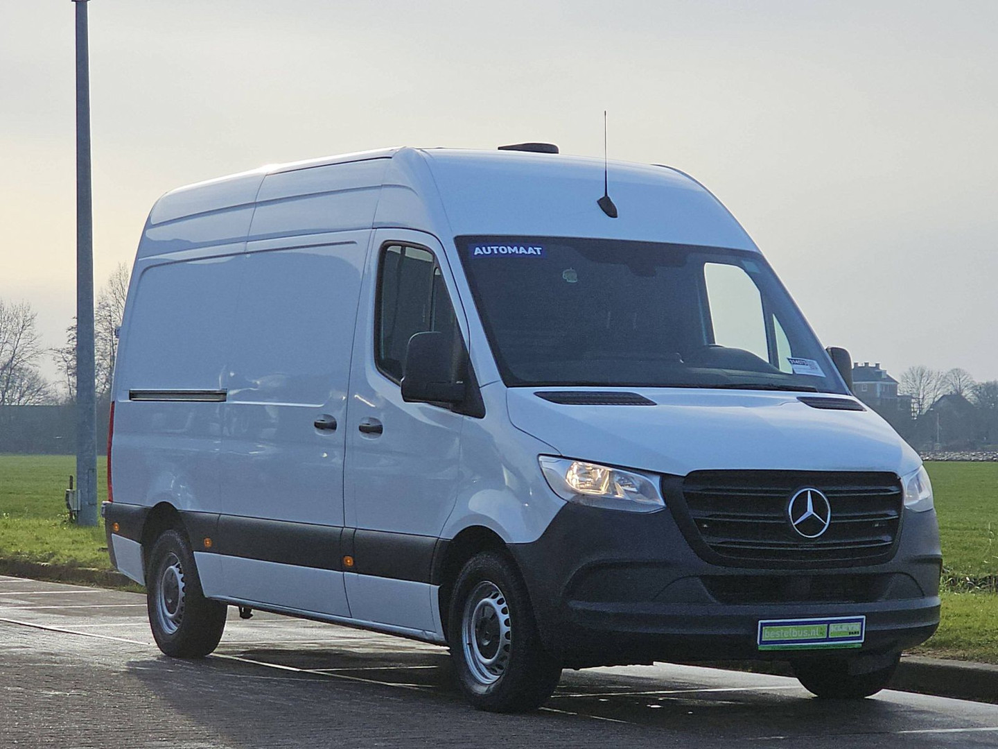 Mercedes-Benz Mercedes-Benz