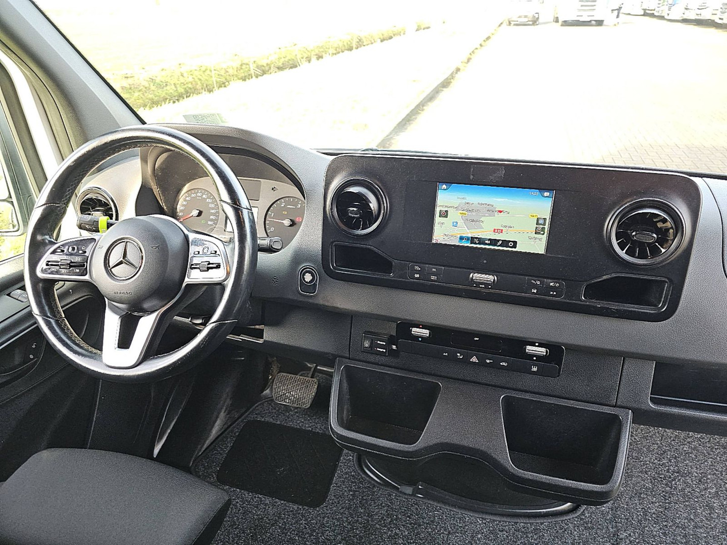 Mercedes-Benz Mercedes-Benz