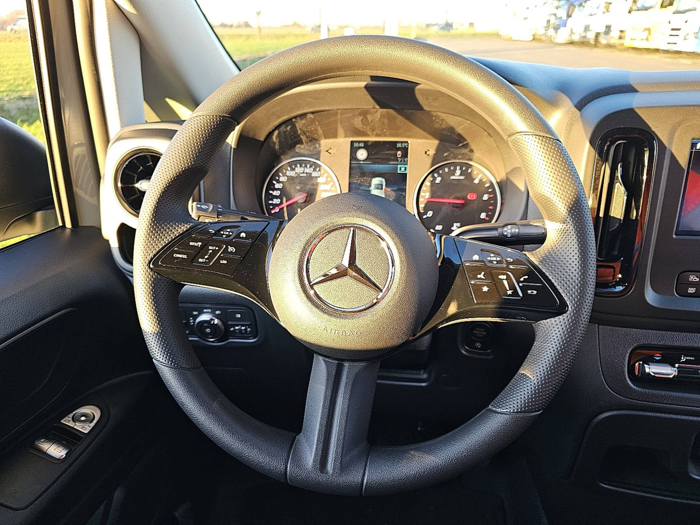Mercedes-Benz Mercedes-Benz