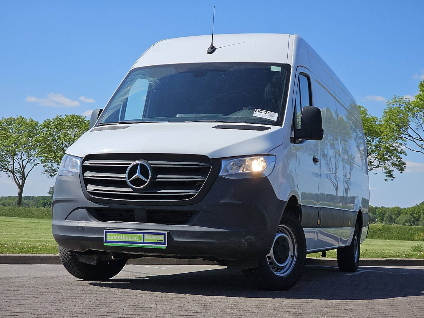 Mercedes-Benz Mercedes-Benz