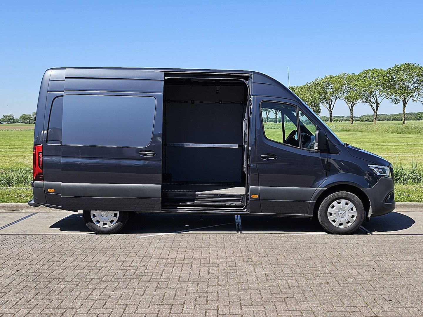 Mercedes-Benz Mercedes-Benz