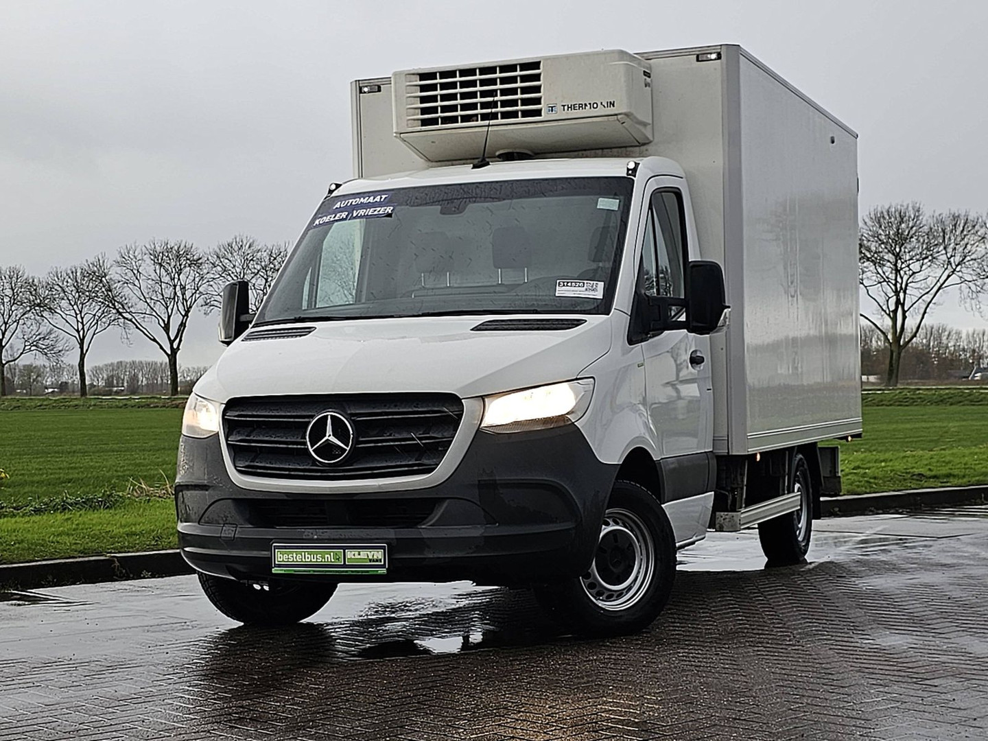 Mercedes-Benz Mercedes-Benz