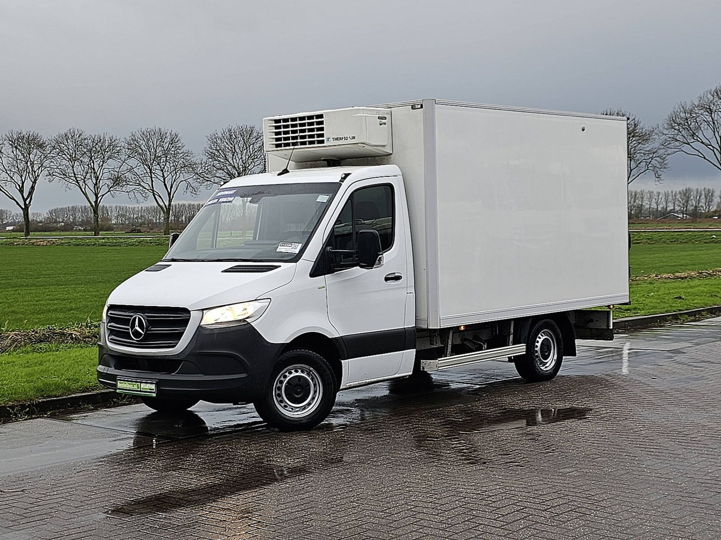 Mercedes-Benz Mercedes-Benz
