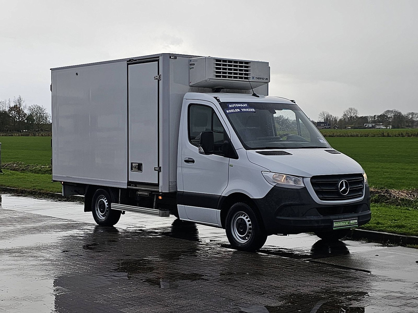 Mercedes-Benz Mercedes-Benz