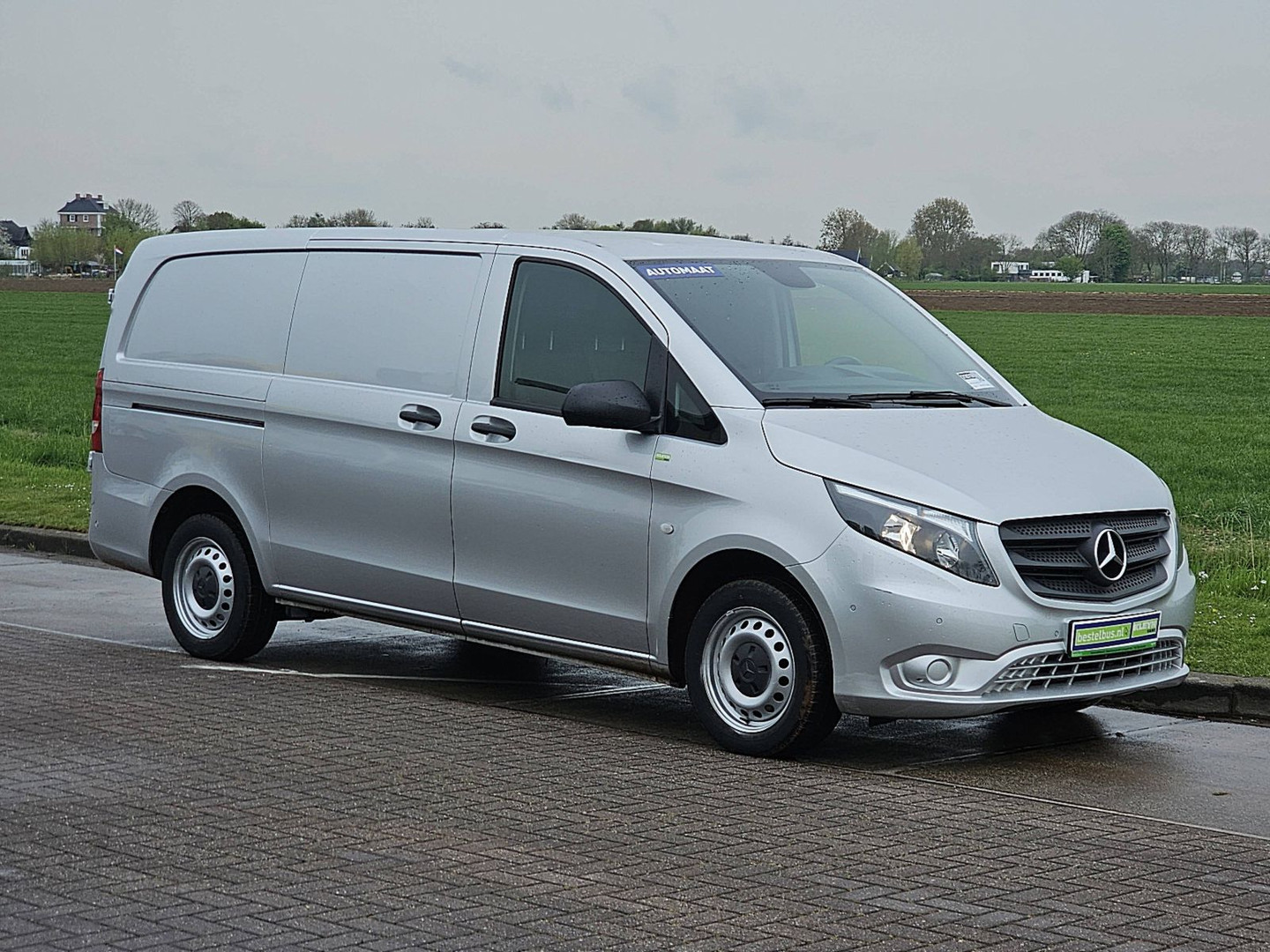 Mercedes-Benz Mercedes-Benz