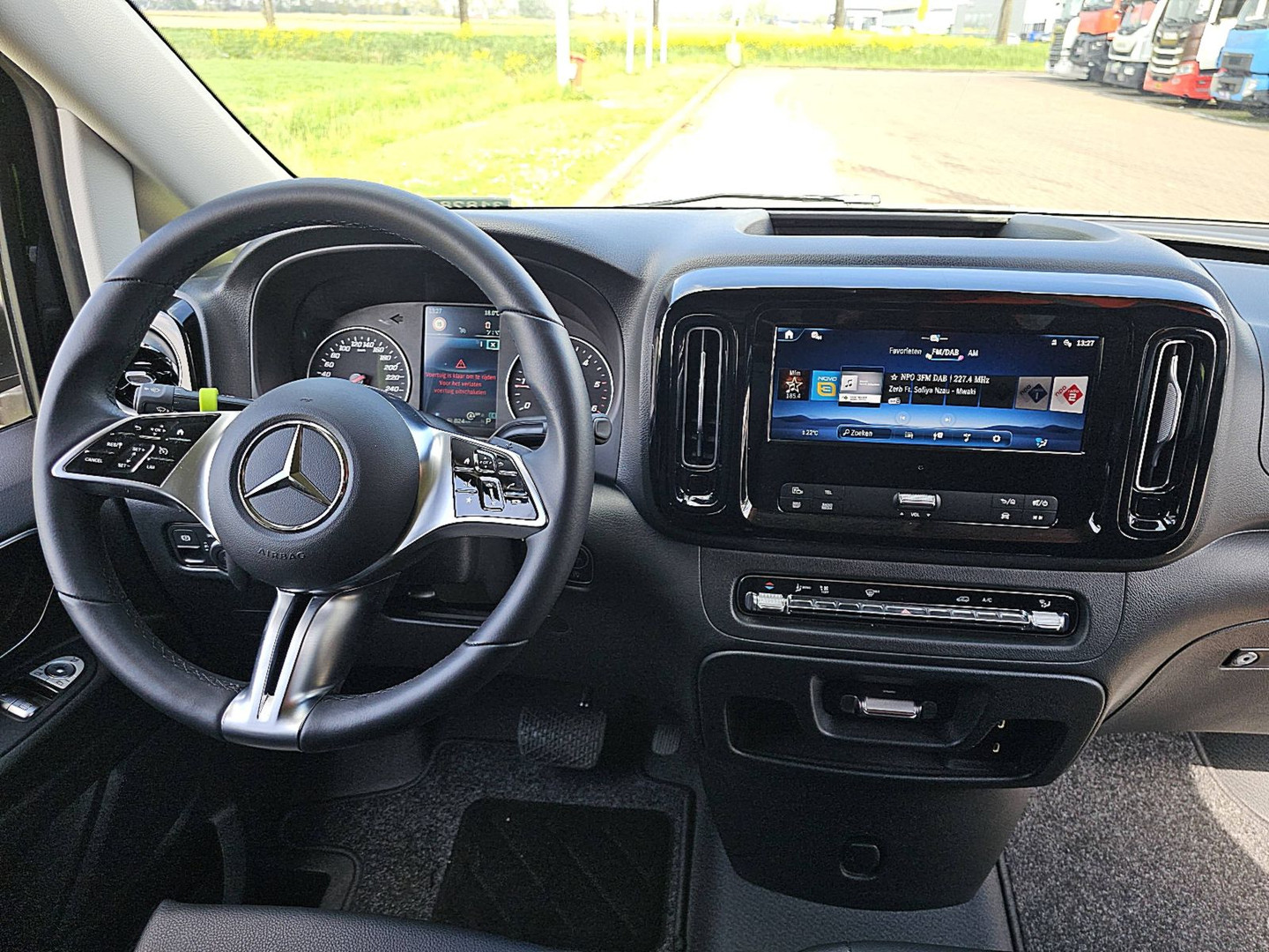 Mercedes-Benz Mercedes-Benz