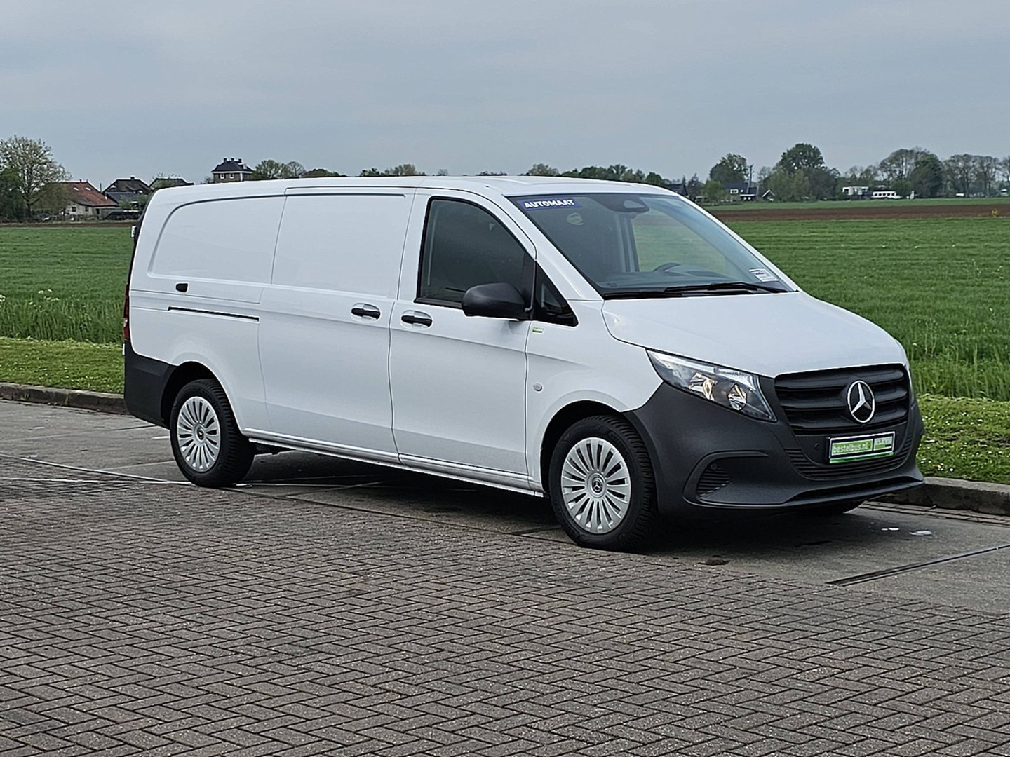 Mercedes-Benz Mercedes-Benz