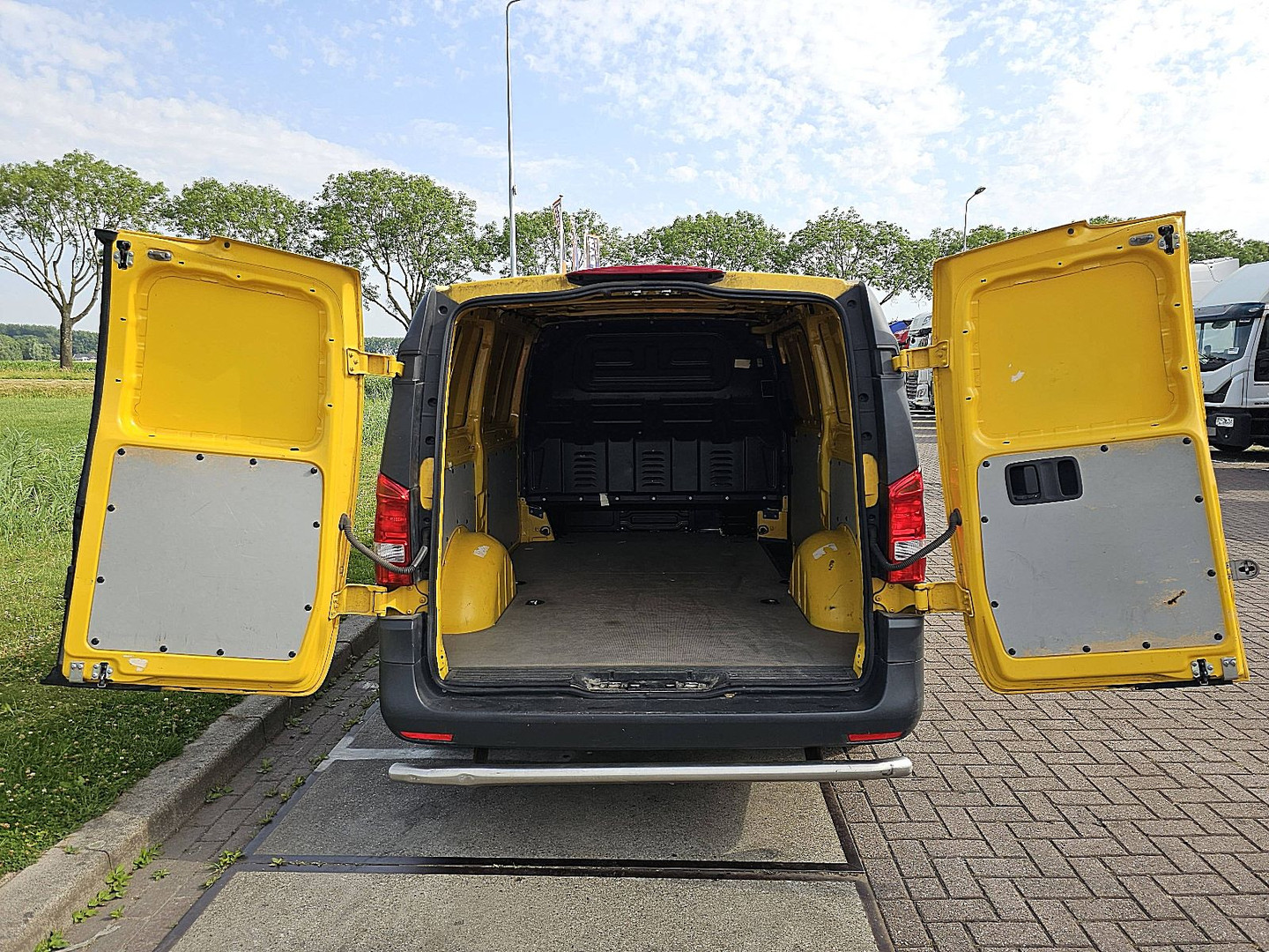 Mercedes-Benz Mercedes-Benz