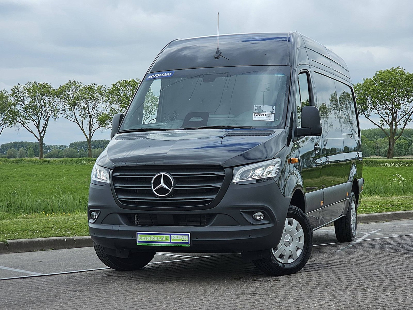 Mercedes-Benz Mercedes-Benz