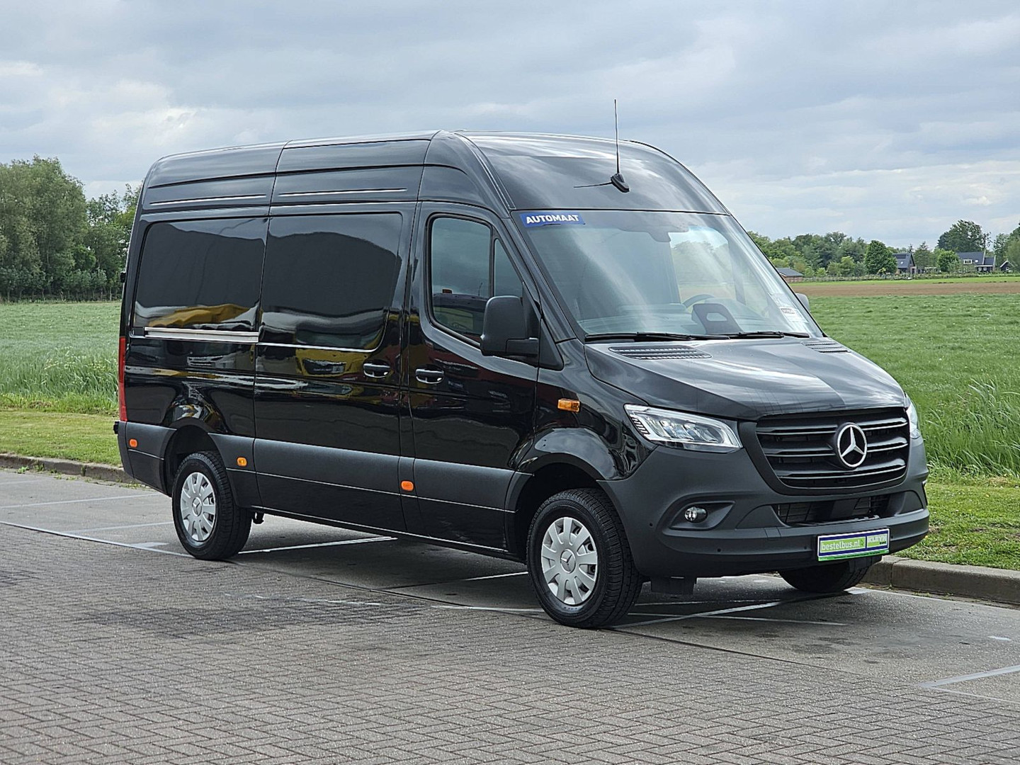Mercedes-Benz Mercedes-Benz