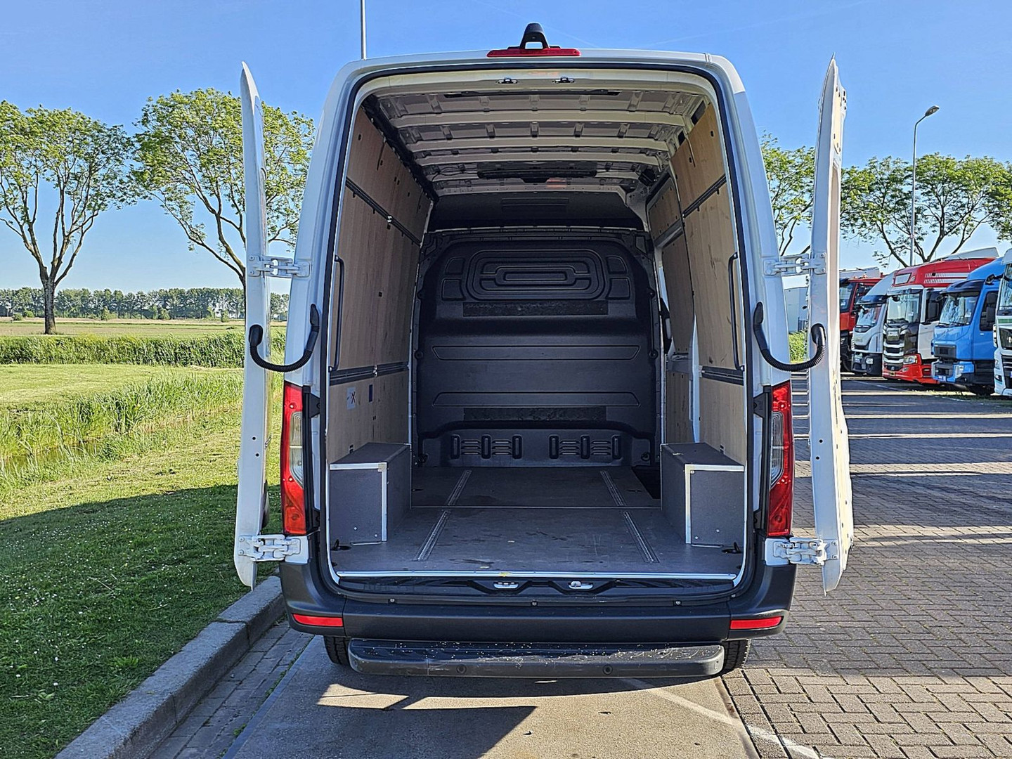 Mercedes-Benz Mercedes-Benz