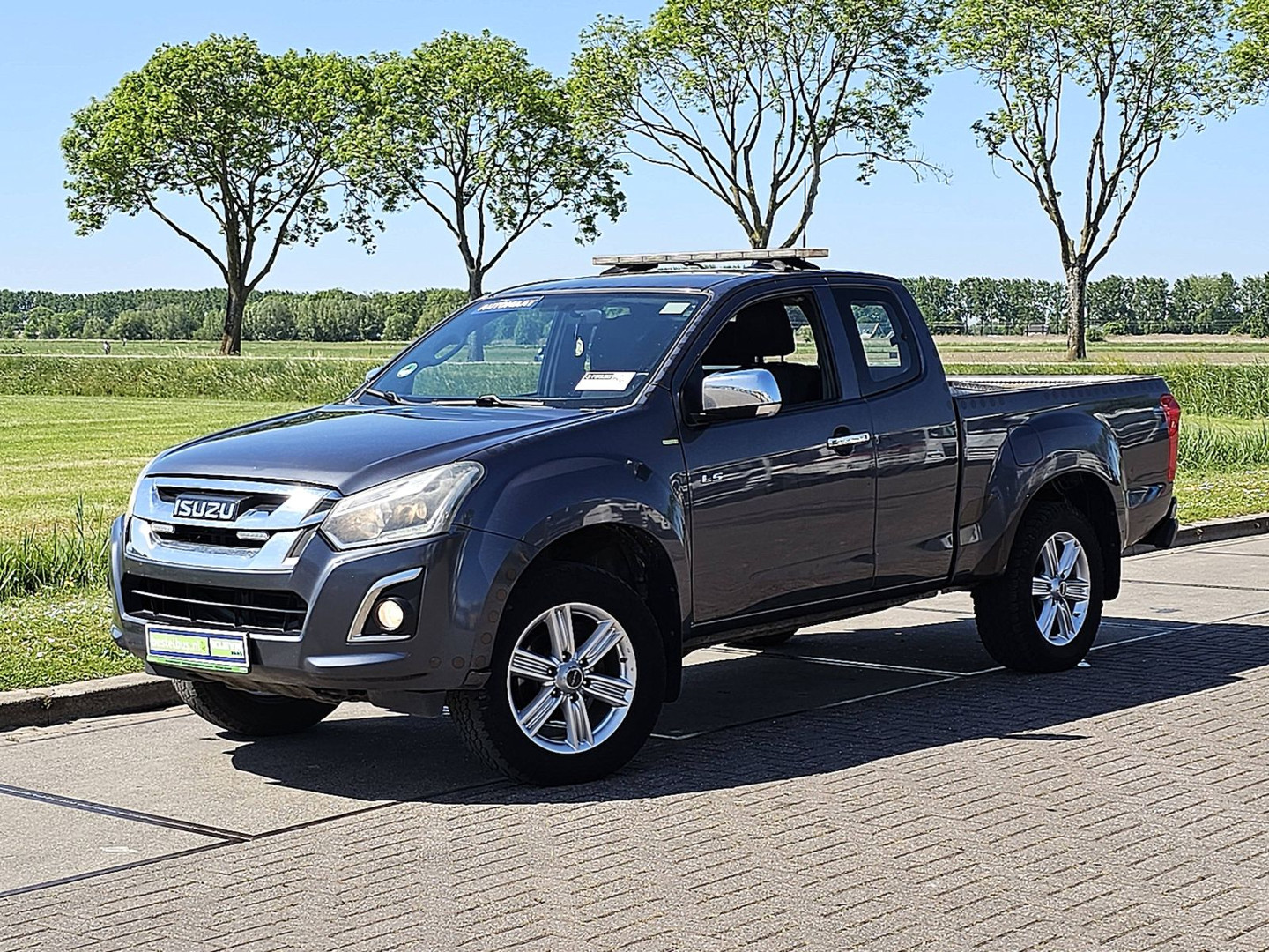 Isuzu