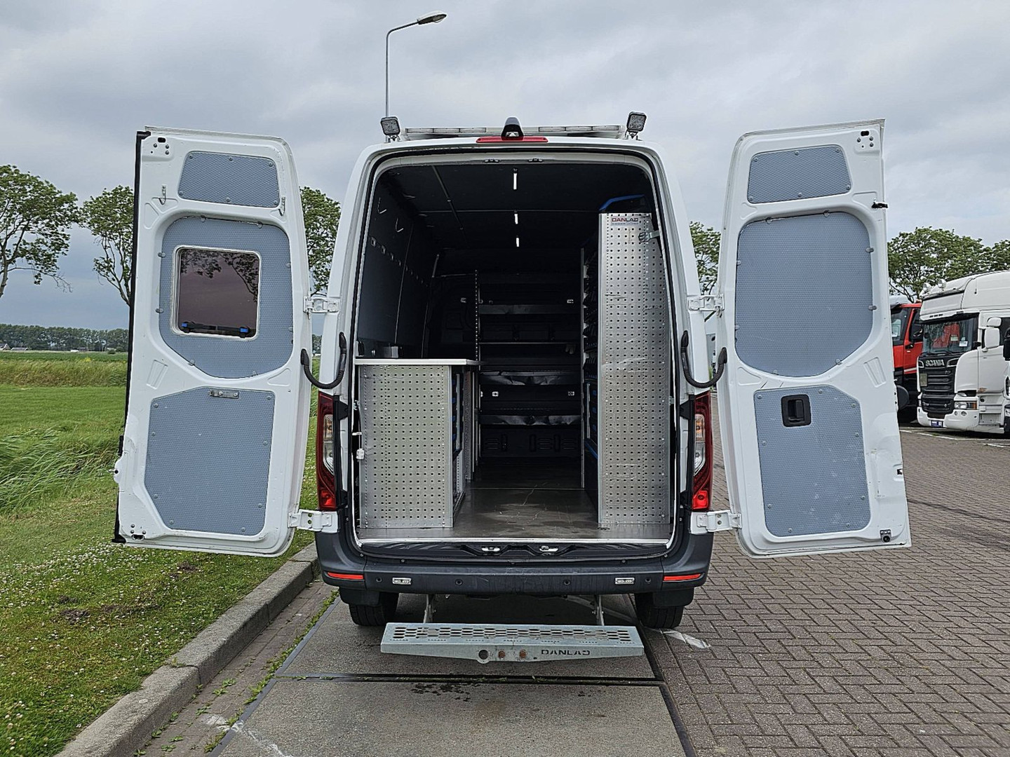 Mercedes-Benz Mercedes-Benz