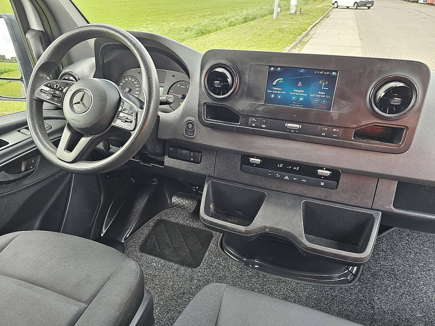 Mercedes-Benz Mercedes-Benz